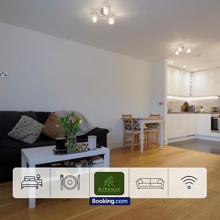 One Bedroom Apartment By Arhouse Apartments Short Lets & Serviced Accommodation Kingston With Free Wifi كنغستون أبون تامْسْ المظهر الخارجي الصورة
