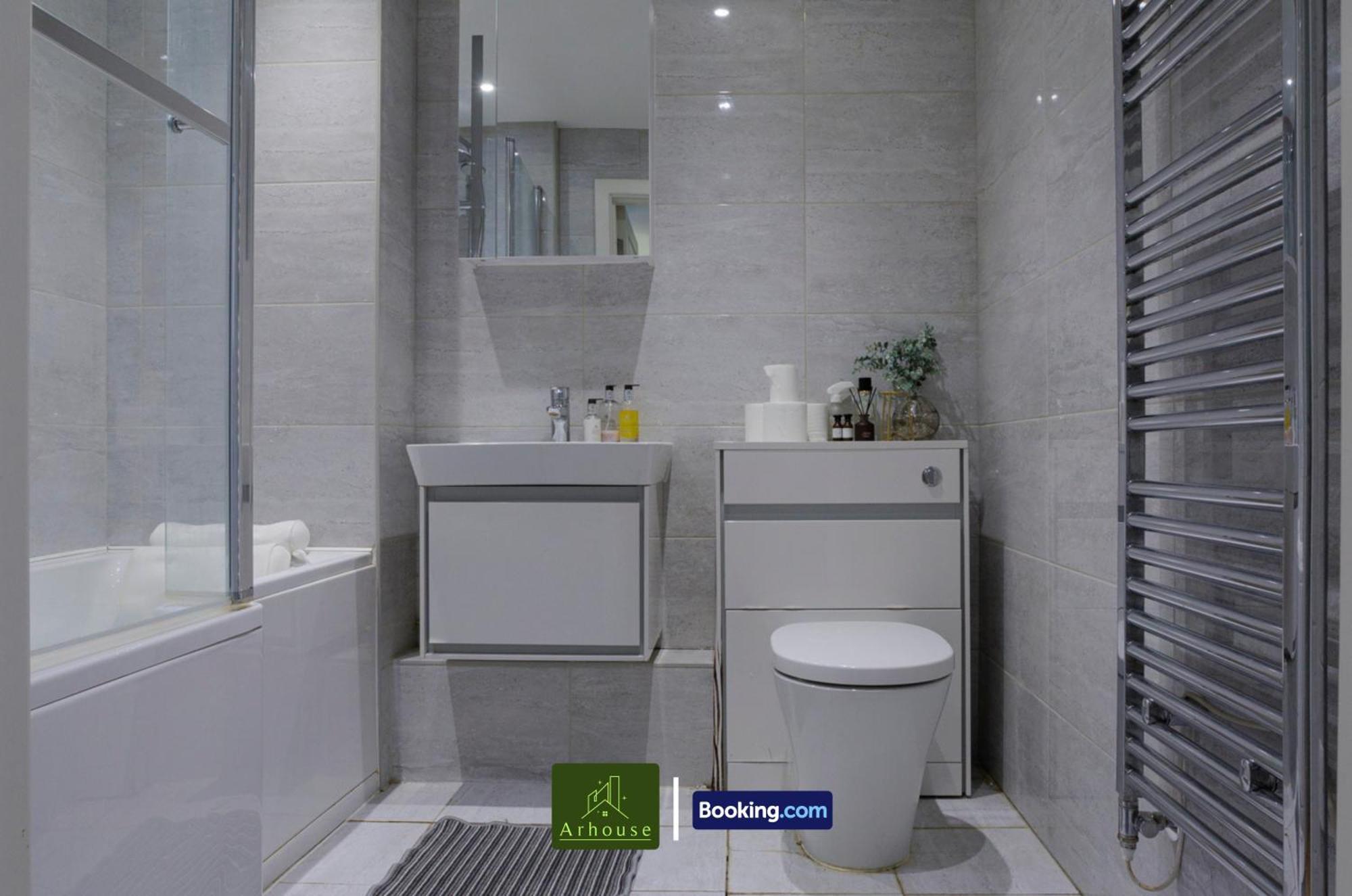 One Bedroom Apartment By Arhouse Apartments Short Lets & Serviced Accommodation Kingston With Free Wifi كنغستون أبون تامْسْ المظهر الخارجي الصورة