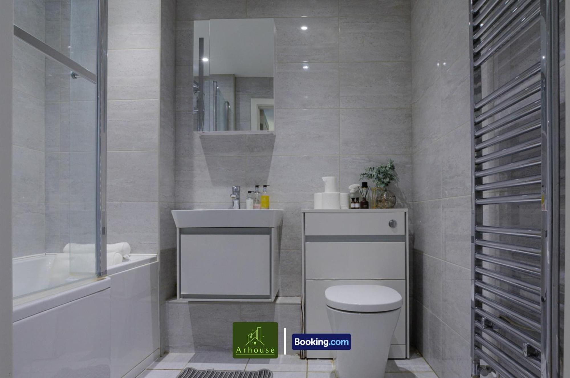 One Bedroom Apartment By Arhouse Apartments Short Lets & Serviced Accommodation Kingston With Free Wifi كنغستون أبون تامْسْ المظهر الخارجي الصورة