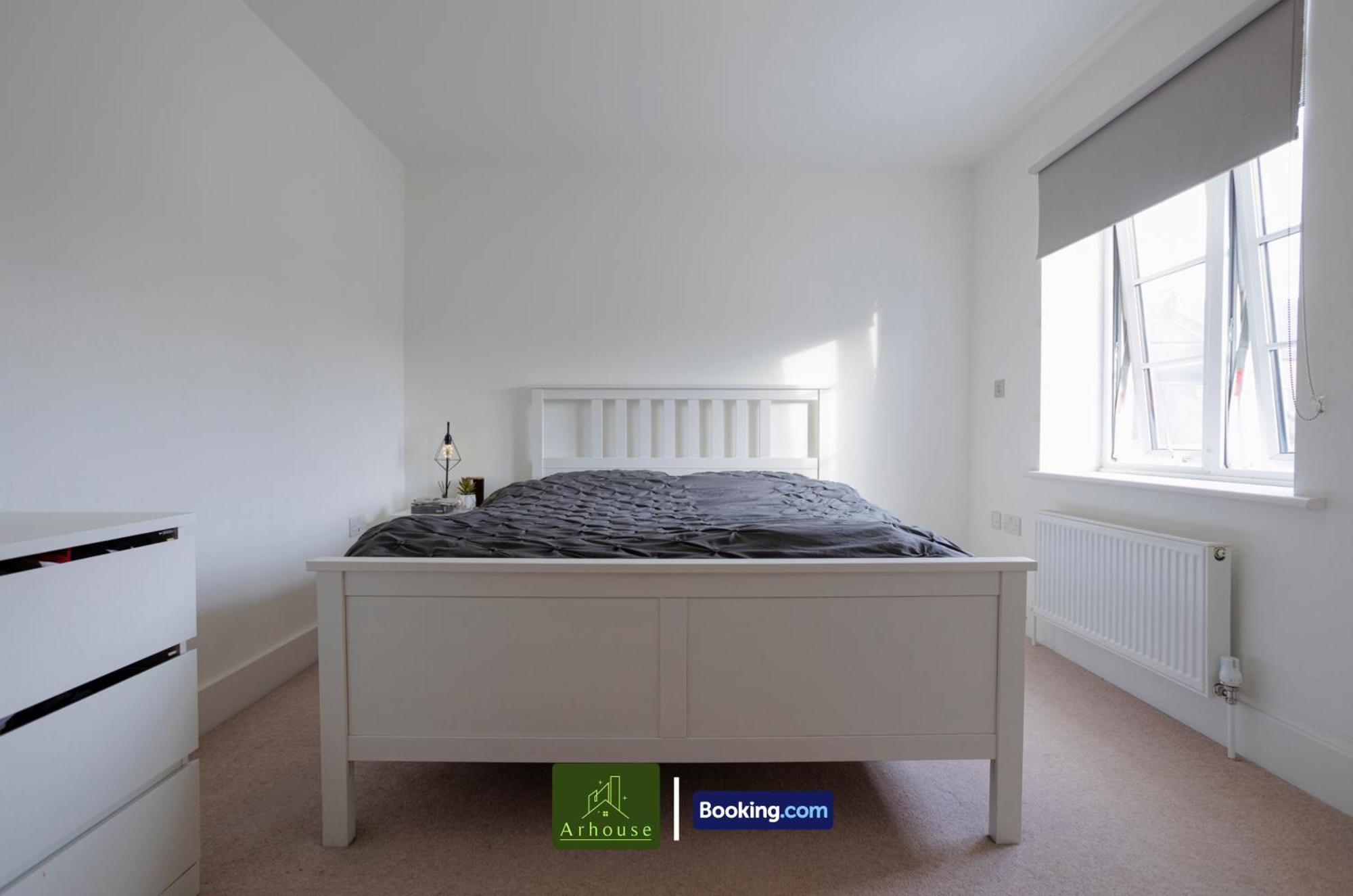 One Bedroom Apartment By Arhouse Apartments Short Lets & Serviced Accommodation Kingston With Free Wifi كنغستون أبون تامْسْ المظهر الخارجي الصورة